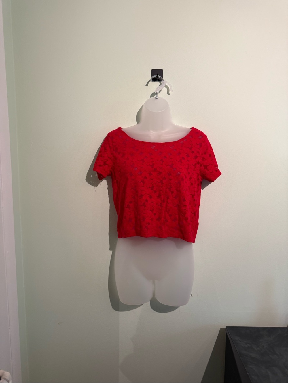 Red Short-Sleeve Cropped Top - Women lace size small